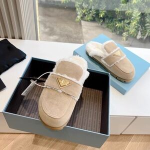 Beige Women's Slippers with Faux Fur by [Brand]